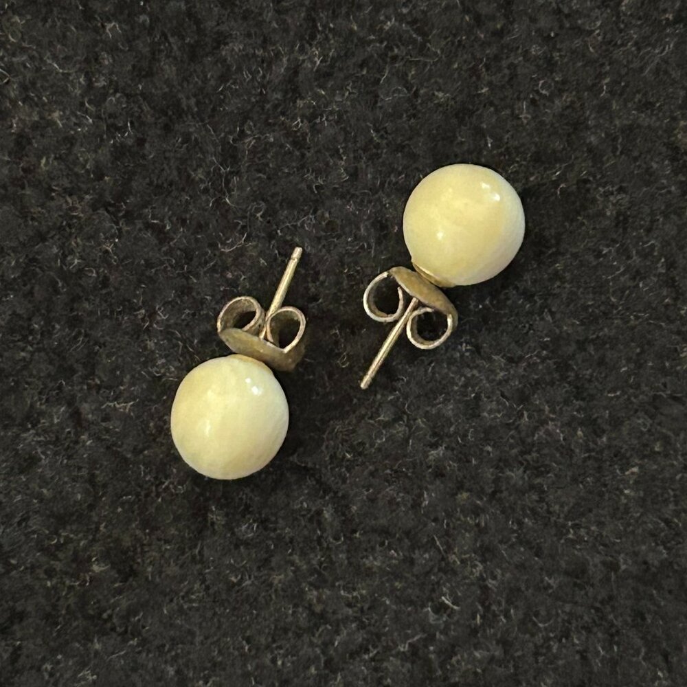 Vintage Ivory Toned Beaded Studs